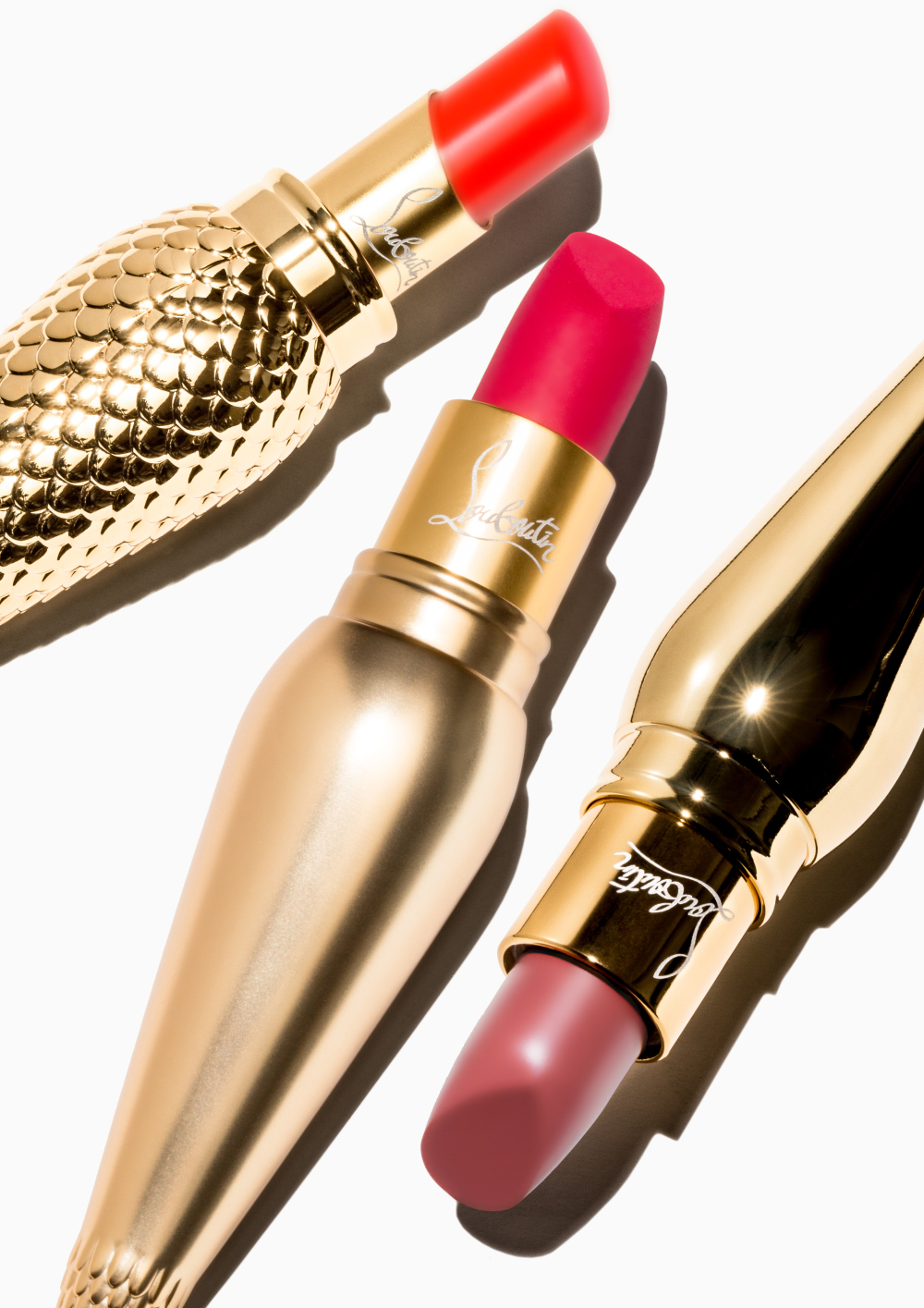 Foto: Christian Louboutin; gold-group-sheer-escatin-matte-bengali-satin-impera