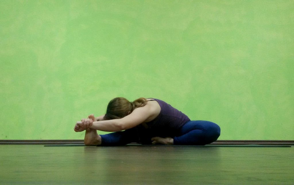 janu sirsasana