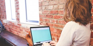 Introjekti: Nevidljivi glasovi koji nas koče — i kako da ih konačno pobedimo