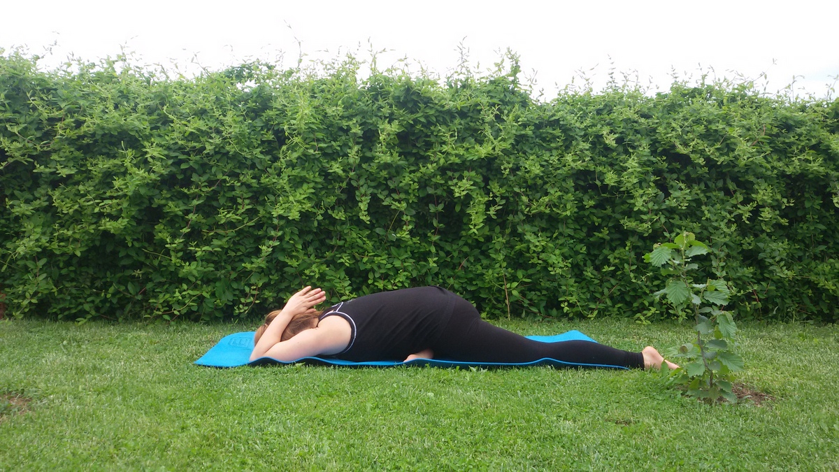 eka pada raja kapotasana (1)