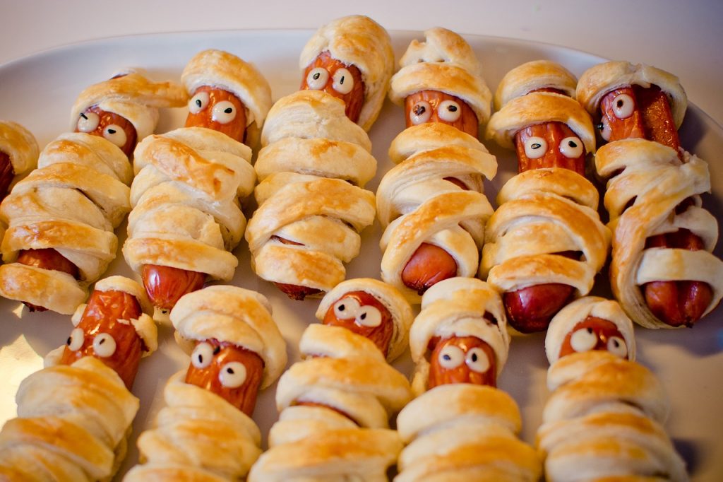 sausages-in-a-dressing-gown-1405207_1280