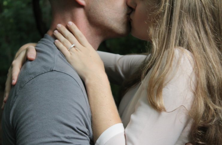 Šta se zaista dešava vašem telu kada dugo nemate seks? Istina koja će vas iznenaditi