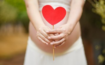 Prirodna podrška ženama: Etarska ulja koja olakšavaju porođaj i čuvaju emocionalnu ravnotežu posle njega