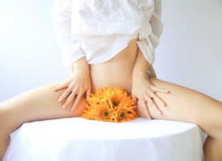 Suvoća i peckanje „dole“ posle porođaja ili u 40+ nije „normalno starenje“ – to je GSM i postoji rešenje za 7 dana (a ne za 7 godina)