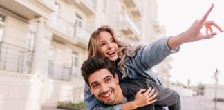 Mladi partnerski odnos nasuprot zrelom: Zašto ljubav boli drugačije sa 20 nego sa 40+? People photo created by lookstudio - www.freepik.com