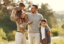 Prljava tajna roditeljstva: Zašto roditelji (nesvesno) više vole jedno dete? People photo created by prostooleh - www.freepik.com