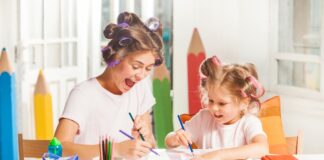 Family photo created by master1305 - www.freepik.com