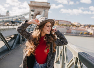 Zašto ne mogu svi da putuju sami: Solo putovanja kao ogledalo emocionalne zrelosti City photo created by lookstudio - www.freepik.com