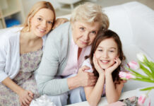 „Volim ga ludo, ali mi je majka važnija – i nikad mu to neću reći naglas“: Istina koju 8 od 10 žena u Srbiji nosi u sebi, a niko ne sme da prizna Old mother photo created by pressfoto - www.freepik.com