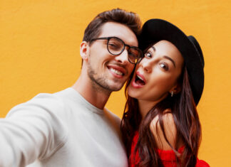 Zatvaranje 2025. i priprema za 2026: 7 koraka za ulazak u novi numerološki ciklus People photo created by svetlanasokolova - www.freepik.com