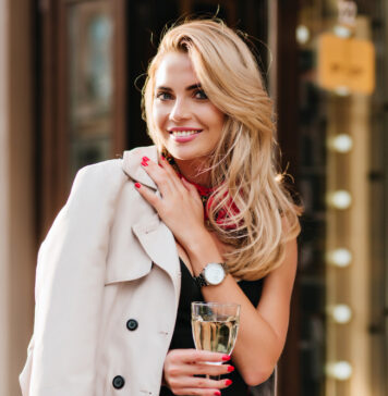 Sa menopauzom ode i kondicija? Ova istina će vas iznenaditi – i možda promeniti način na koji vežbate posle 50. People photo created by lookstudio - www.freepik.com