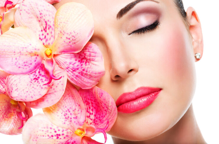 Zašto vam koža ne diše: Kako previše kozmetike uništava negu – i zašto manje daje bolje rezultate Flower photo created by valuavitaly - www.freepik.com