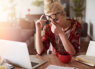 Desk photo created by gpointstudio - www.freepik.com