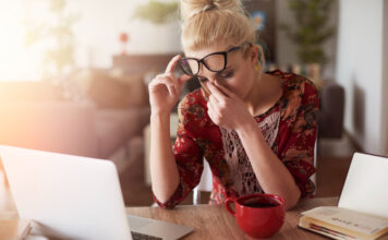 Desk photo created by gpointstudio - www.freepik.com