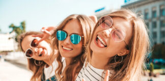 Girl friends photo created by halayalex - www.freepik.com