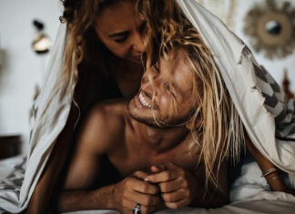 BDSM za obične parove: Početni kit i pravila koja spašavaju vezu od dosade Image by lookstudio on Freepik