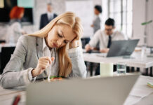 Zašto je produktivnost frapantno niska petkom i poslepodne (i kako to preokrenuti)? Women entrepreneurs photo created by Drazen Zigic - www.freepik.com