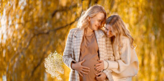 Mother hug photo created by prostooleh - www.freepik.com