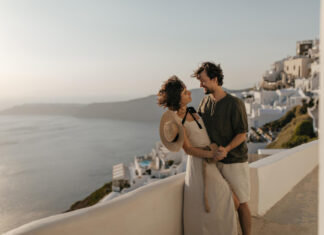 Sunce ulazi u Raka: znak koji svi potcenjuju, a koji pamti, voli i oseća dublje nego što možete da zamislite Santorini photo created by lookstudio - www.freepik.com