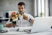 Dating app horor priče koje su toliko bolesne da ćete posle njih obrisati Tinder, Badoo i sve ostalo do kraja života Business laptop photo created by Drazen Zigic - www.freepik.com