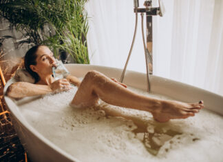 Woman bath photo created by senivpetro - www.freepik.com