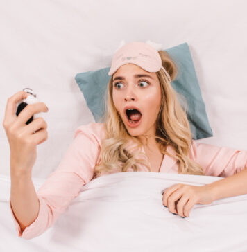 Jedan sat koji šokira telo: Ko je najviše na udaru i kako da preživimo pomeranje sata bez posledica Image by lookstudio on Freepik