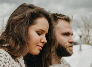 Šta se zaista dešava sa tvojim telom posle raskida: Hormoni luduju, telo boli, a kilogrami se lepe