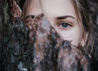 „Nisam dostojna ljubavi“ – kako se osloboditi osećaja nedovoljnosti koji nas tiho uništava