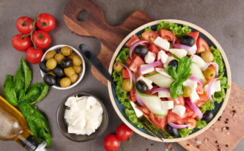 Proteini za žene 40+: Koliko vam zaista treba da ostanete snažne i energične Image by jcomp on Freepik