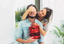 10+10 Savršenih poklona za Dan zaljubljenih: Inspiracija za Nju i Njega do 100 evra
