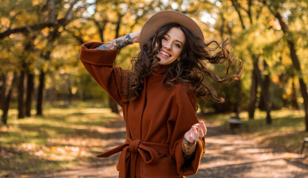 Braon preuzima modni tron ove jeseni – kako nositi najšik nijanse ove sezone