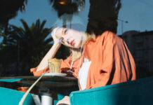 Kako preživeti nedelju uveče kad ti ponedeljak već sedi na grudima i dišeš na škrge